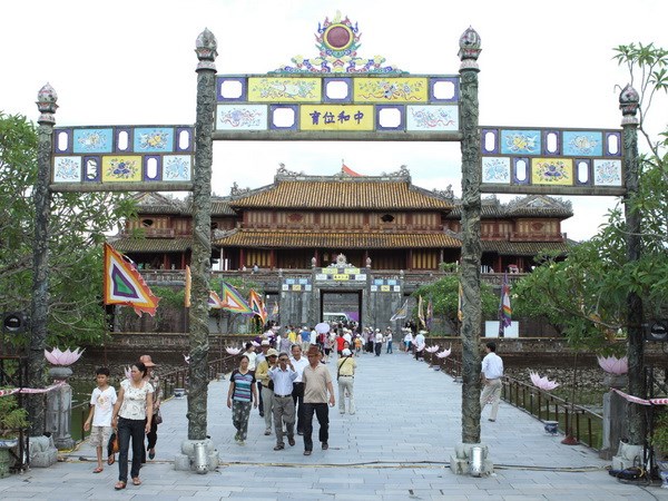 Trong 3 ngày Tết, có hơn 30 000 lượt người đến tham quan Khu Di sản Huế
